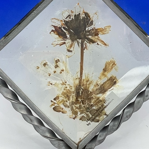 **3/$20** Vintage Heart Shaped Sun Catcher with Flower - Picture 3 of 7